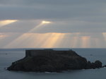 SX01238 Sunrays over fort in Milford Haven entry.jpg
